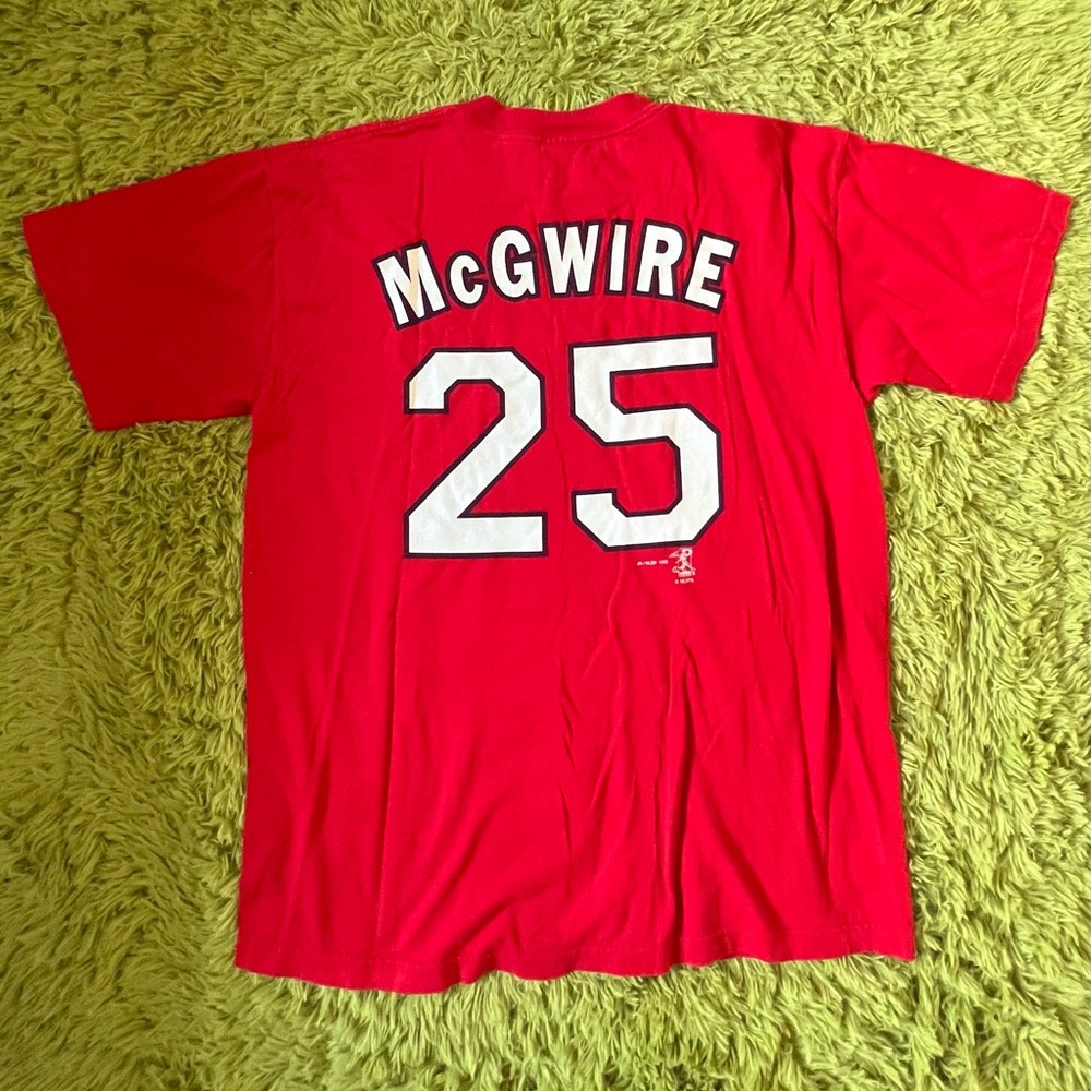 Vintage cardinals t shirt size XL in good condition 

#vintage #retro #y2k